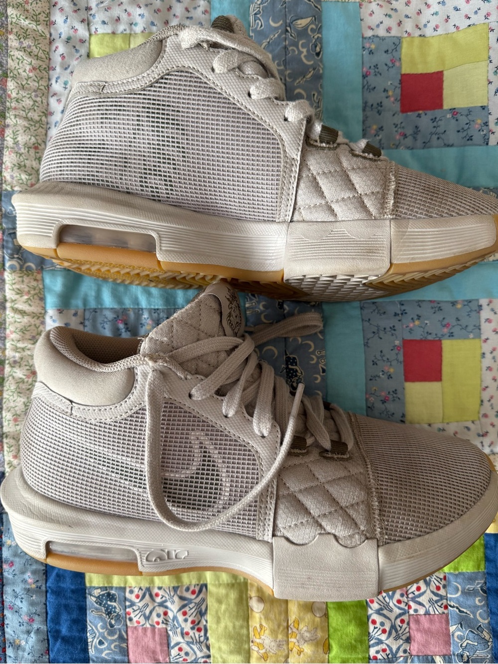 Nike LeBron Witness 8 Basketball shoes